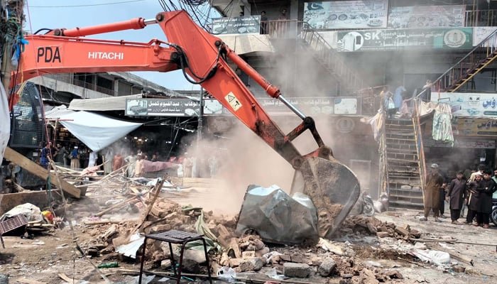 Commissioner Peshawar Anti encroachment drive in Peshawar