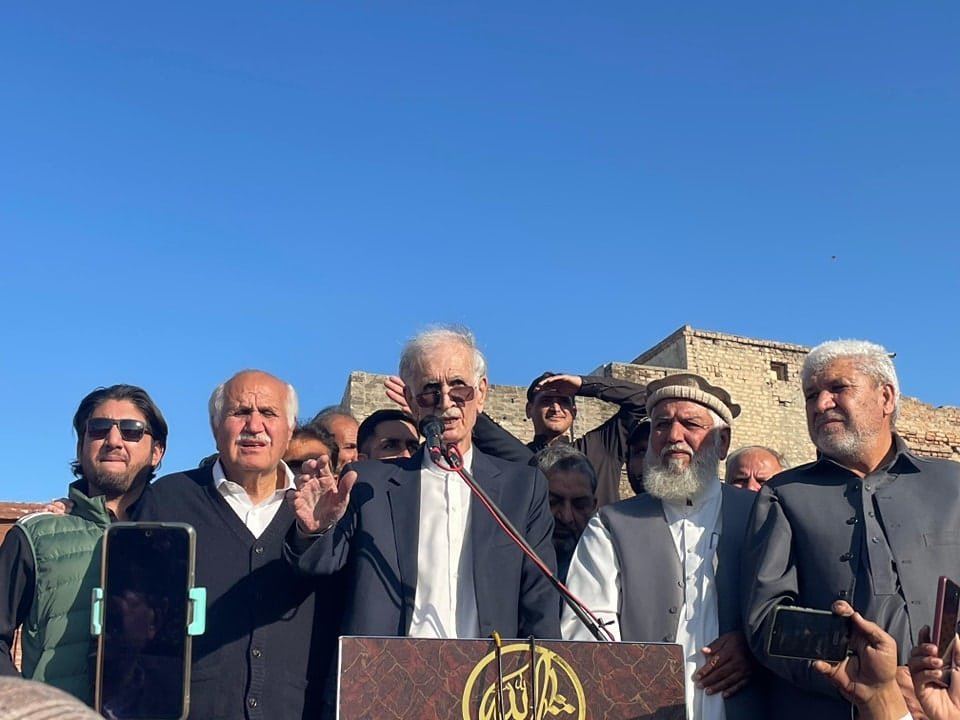 ormer Chief Minister of Khyber Pakhtunkhwa and ex-Federal Minister Pervez Khattak is gearing up for a political comeback