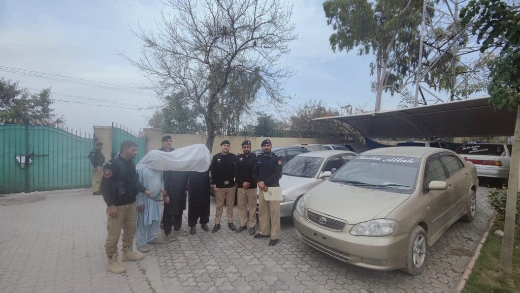 Peshawar police bust car-lifting gang, recover stolen vehicles