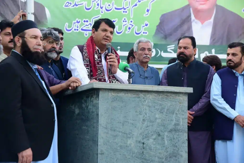 Amir Muqam vows to bring Punjab-style reforms to KP