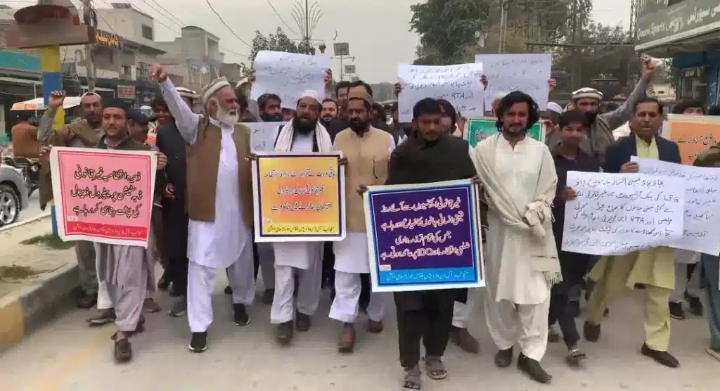 Ban on smuggled petrol demanded in DI Khan