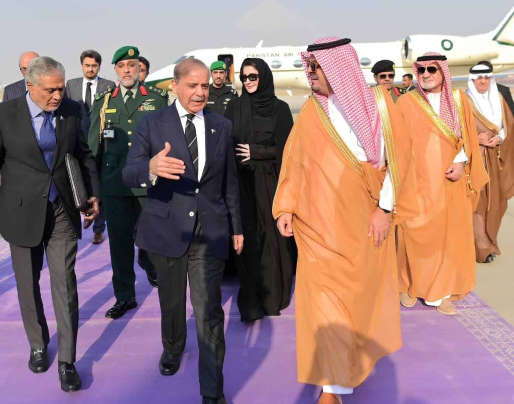 Pakistan, Saudi Arabia Aim to Strengthen Economic Ties During PM’s Visit