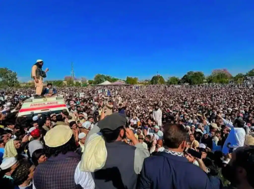 Funeral prayer of martyred religious scholar Mufti Munir Shakir offered in Peshawar