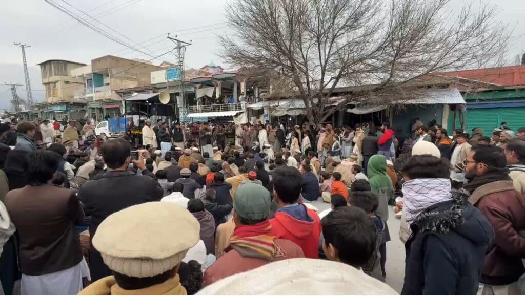 Parachinar sit-in against road closure and unrest continues