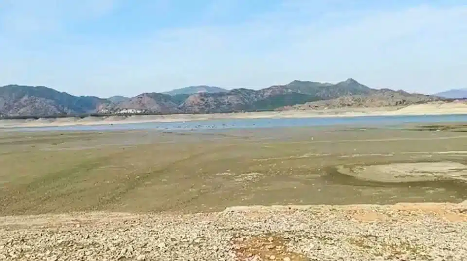 Tarbela Dam’s water level reaches dead level