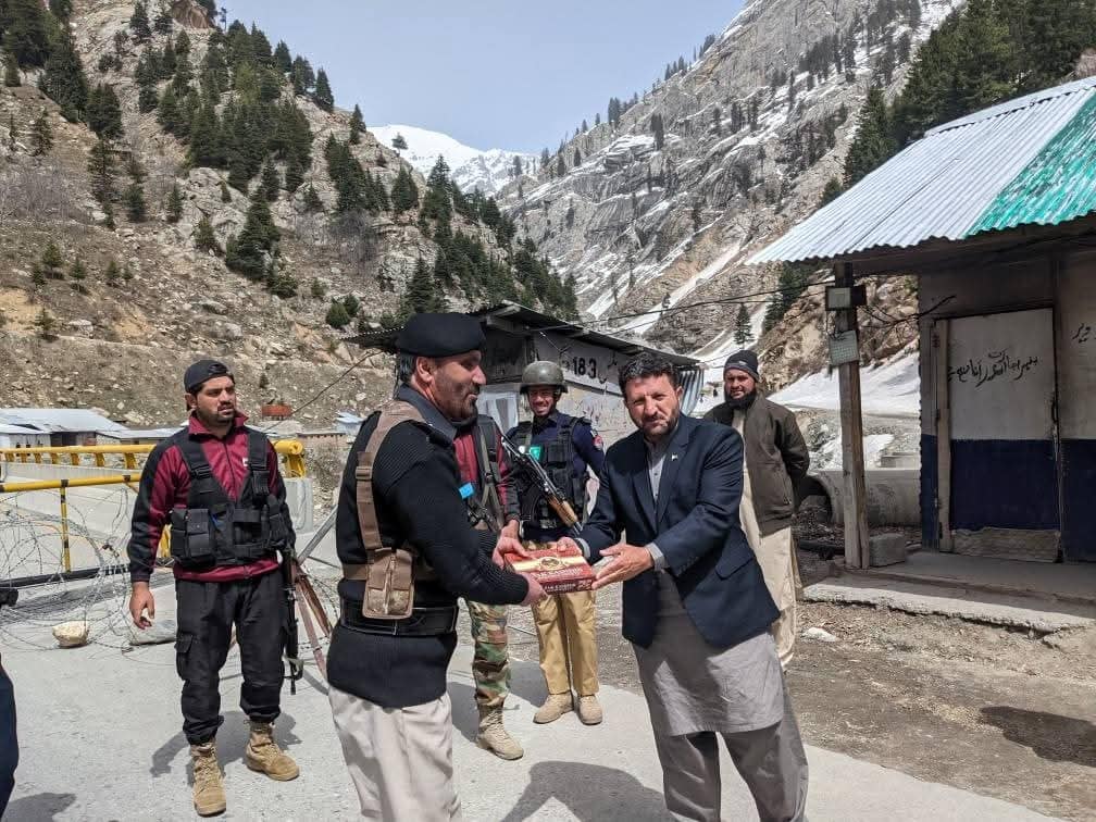 Upper Dir Deputy Commissioner, DPO Share Eid Joy with Jawans, Distribute Gifts