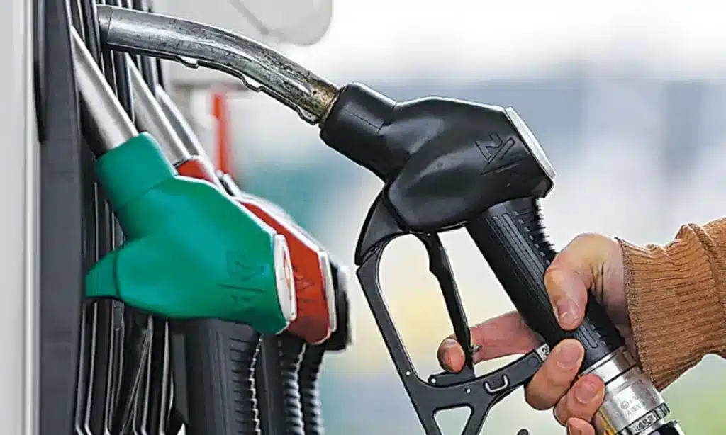 IMF recommends hike in fuel prices in Pakistan