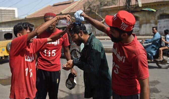 Heatwave to grip most of Pakistan from tomorrow: Met Office