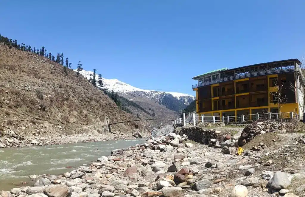 Mansehra admin bans riverside construction in Kaghan