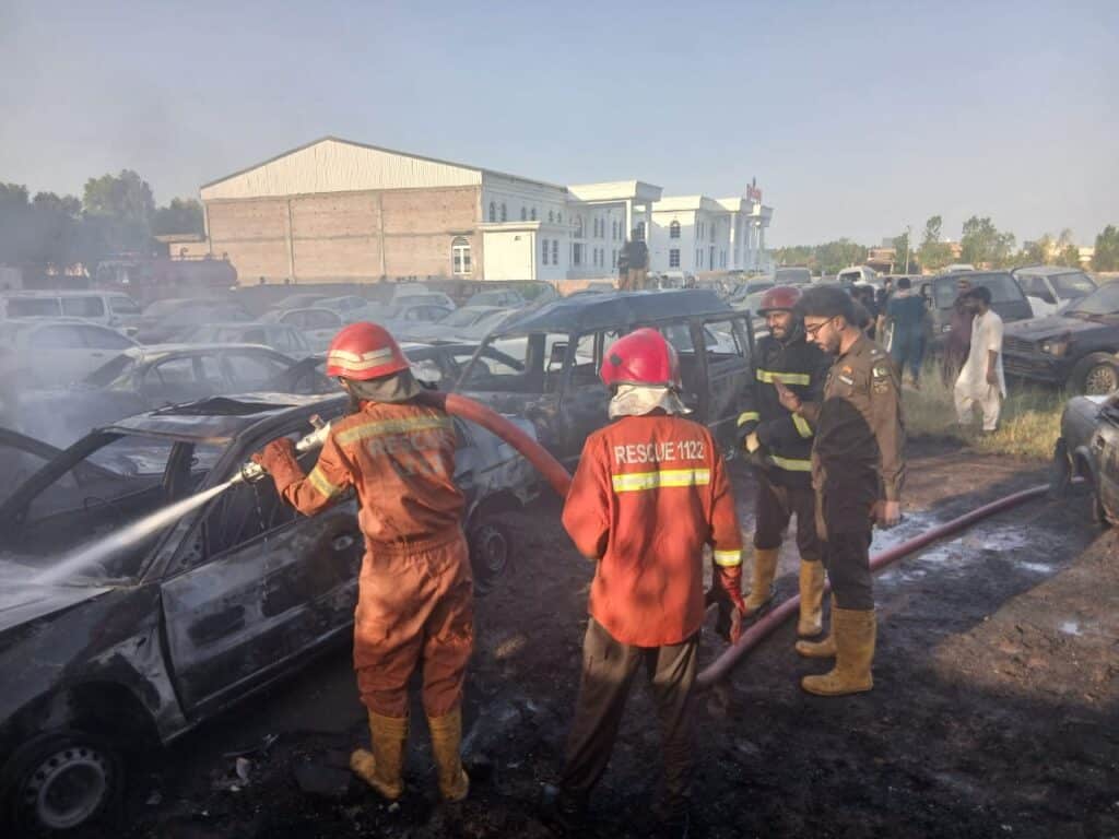 10 vehicles gutted in fire near motorway toll plaza in Peshawar
