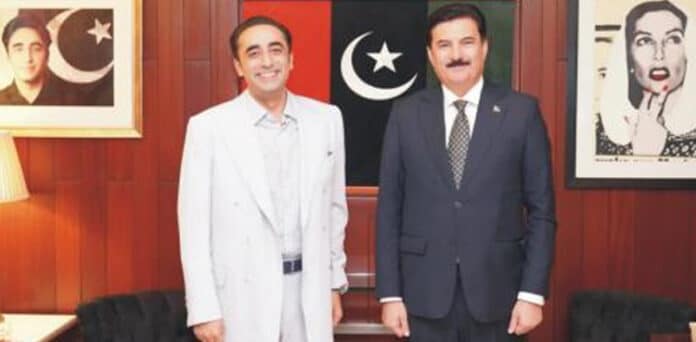 Bilawal, KP governor, other leaders condemn police tear gas at PPP protest in Peshawar