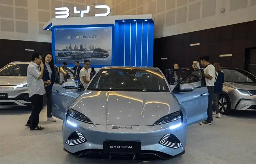 Chinese EV manufacturer reduces car prices by 34% to attract buyers
