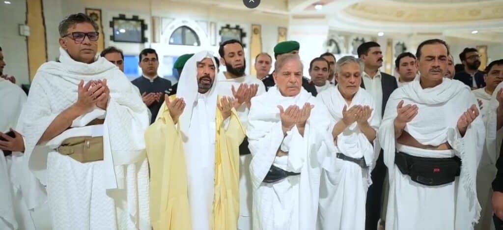 PM along with delegation performs Umrah, expresses gratitude on victory of “Bunyan-um- Marsoos”