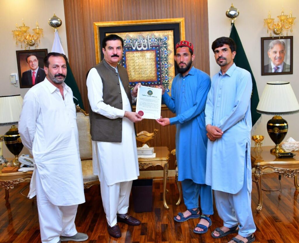 KP Governor honored Swat rescuers with Umrah trip
