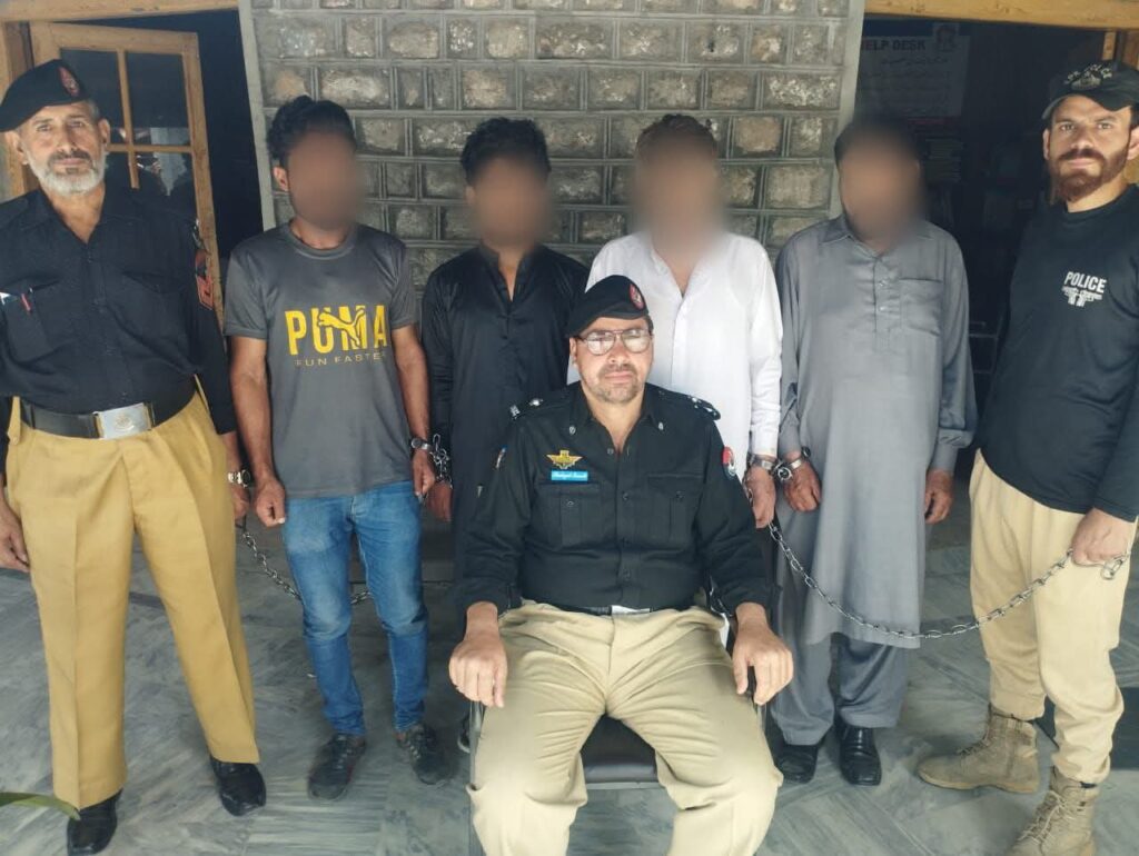 Abbottabad police bust gang issuing fake NICs to Afghan citizens