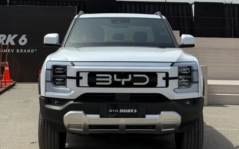 Pakistan’s first plug-in hybrid electric pickup
