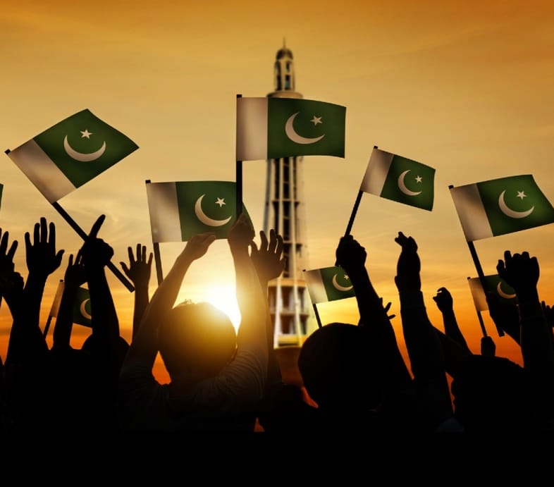 Preparations for Pakistan’s Independence Day on August 14 are in full swing, with cities like Karachi, Lahore, Peshawar, and Islamabad buzzing with patriotic fervor. Streets and markets are adorned with national flags, badges, caps, and buntings, while citizens enthusiastically decorate their homes, offices, and vehicles with green crescent flags and colorful lights.