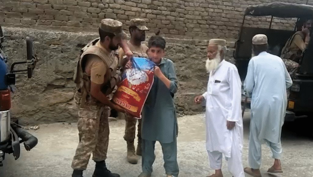 Pakistan Army Continues Flood Relief Efforts in Swat Region