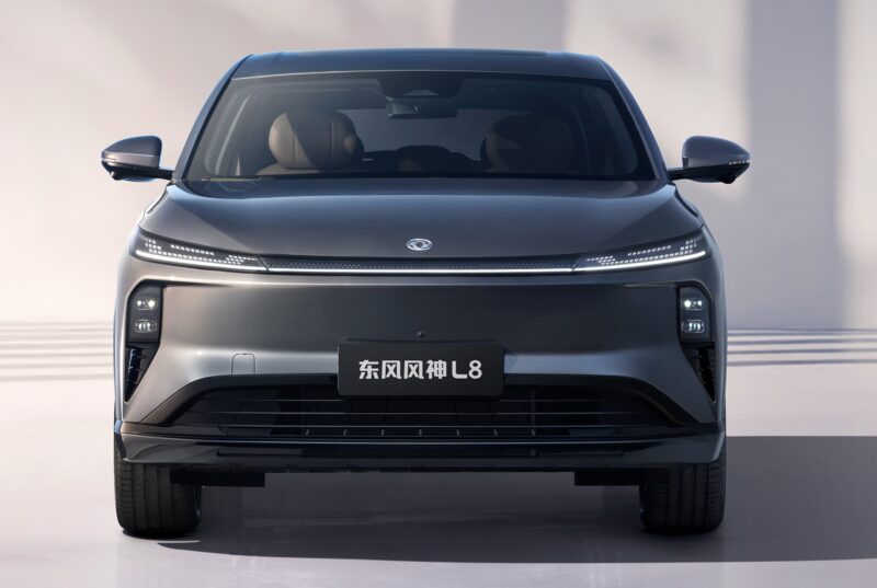 Chinese Aeolus L8 car
