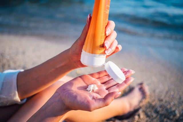 Scientists develop sunscreen that keeps skin cooler