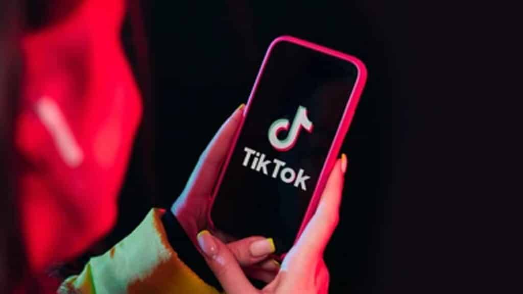 Peshawar Police arrest women over obscene TikTok content